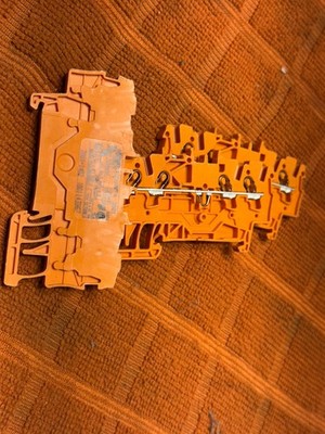 WAGO 2001-1402 4 Wire Din Rail Mount Terminal Block Orange