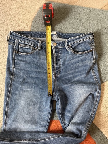 Pantalones de mezclilla ajustados Free People talla 30 lavado medio elástico botón mosca - Imagen 6 de 7
