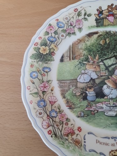 WEDGWOOD PICNIC AT FOXWOOD BRIAN PATERSON FLORAL CHINA PLATE FOXWOOD TALES - Picture 4 of 9