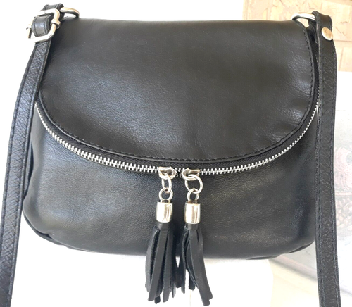 Lavorazione Artigianale ~ Borsa piccola a tracolla in pelle nera nappa ~ Italia ~Bella - Foto 4 di 21