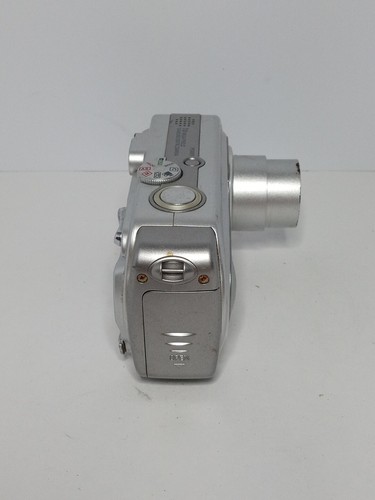 Samsung Digimax A7 7.0MP Digital Camera Silver FOR PARTS OR REPAIR - Picture 4 of 7