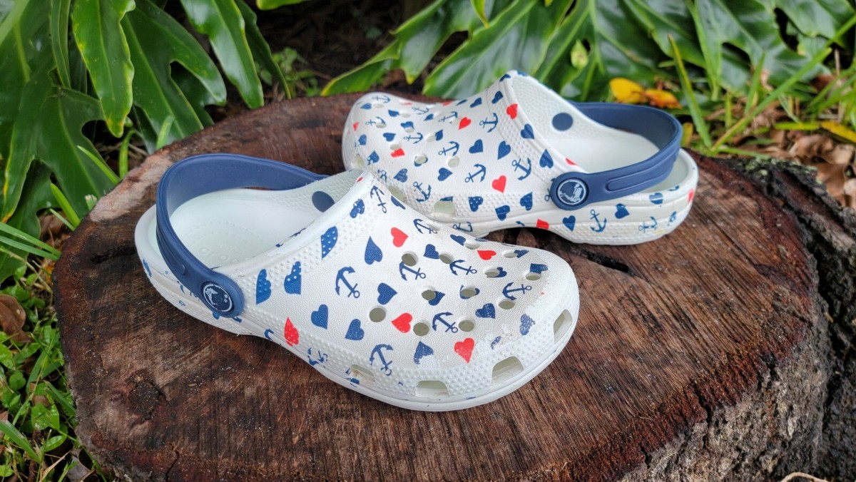 Crocs Shoe In Youth Crocs Classic White Anchor Hearts Print Clog