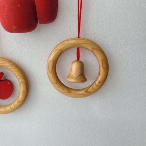 Juego de 3 adornos de madera para árbol de Navidad campana de manzana y manzana en rodajas rústicas vacaciones - Imagen 8 de 13