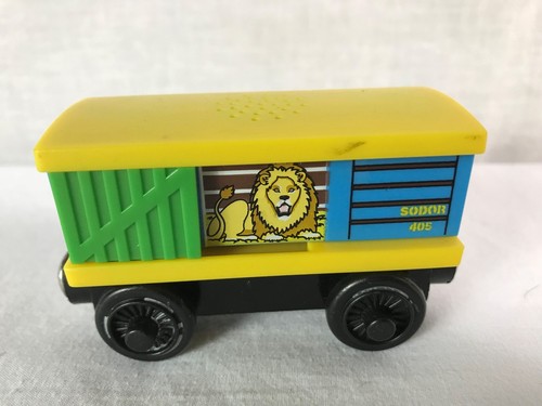 Lion Car Roaring Sound Train Thomas & Friends The Engine Tanque Ferrocarril de Madera - Imagen 2 de 5