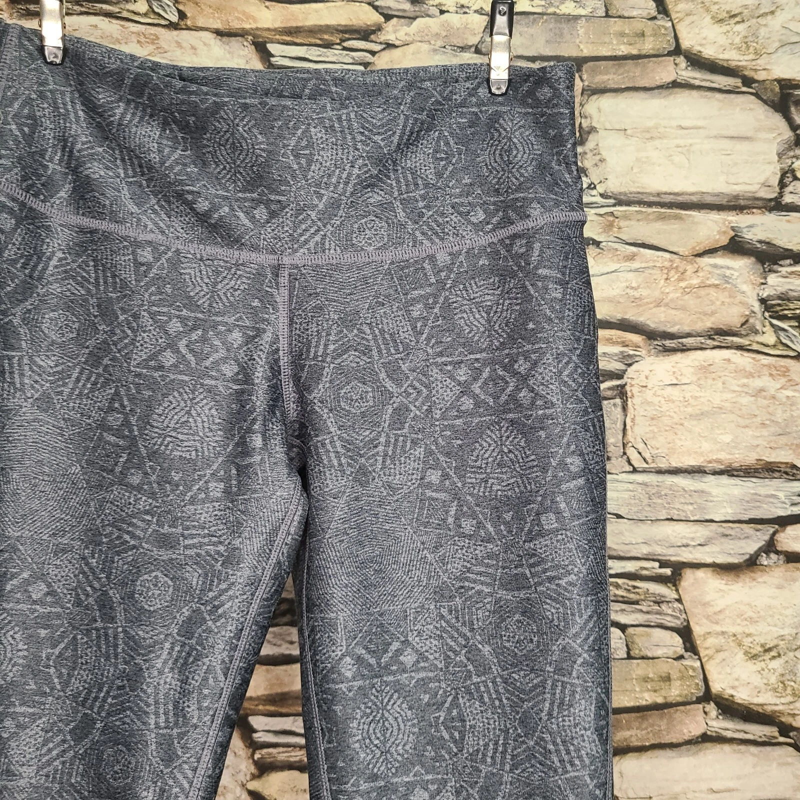 mpg athletic patterned pink zippered pocket stretch pants