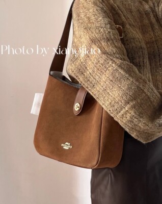 (US発)COACH Hadley スエードクロスボディ バッグ NWT Coach Hadley in Suede Convertible Crossbody Bag CW004