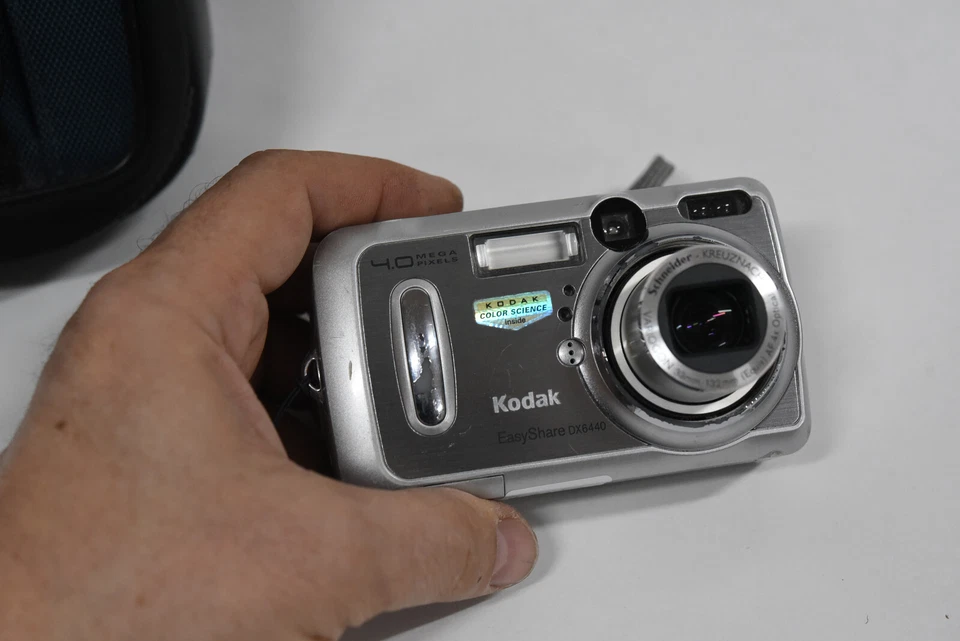 Kodak EasyShare DX6440 4MP Compact Digital Camera - 4x Optical - 1.8" Screen - Image 2 of 4