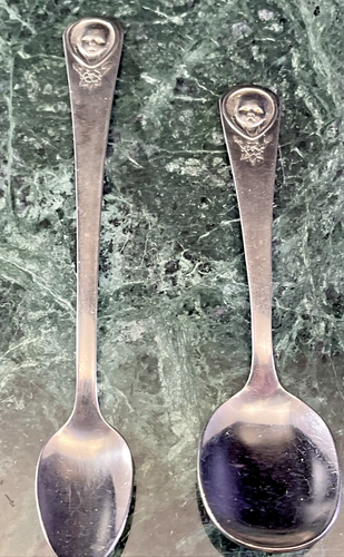 2 Vintage Oneida Gerber Winthrop Baby Spoons 2 sizes - Picture 3 of 9