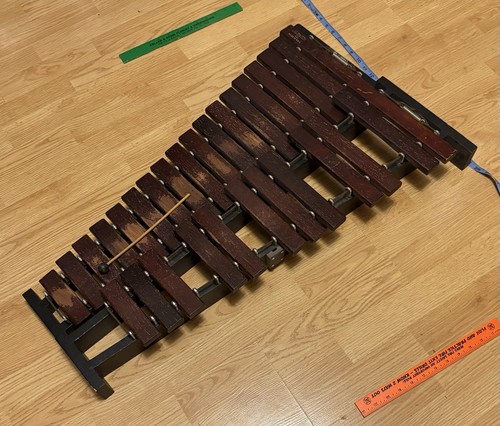 Musser M40 Xylophone/Marimba With Kelon Keys Model-40 serial#: 8206 School Used