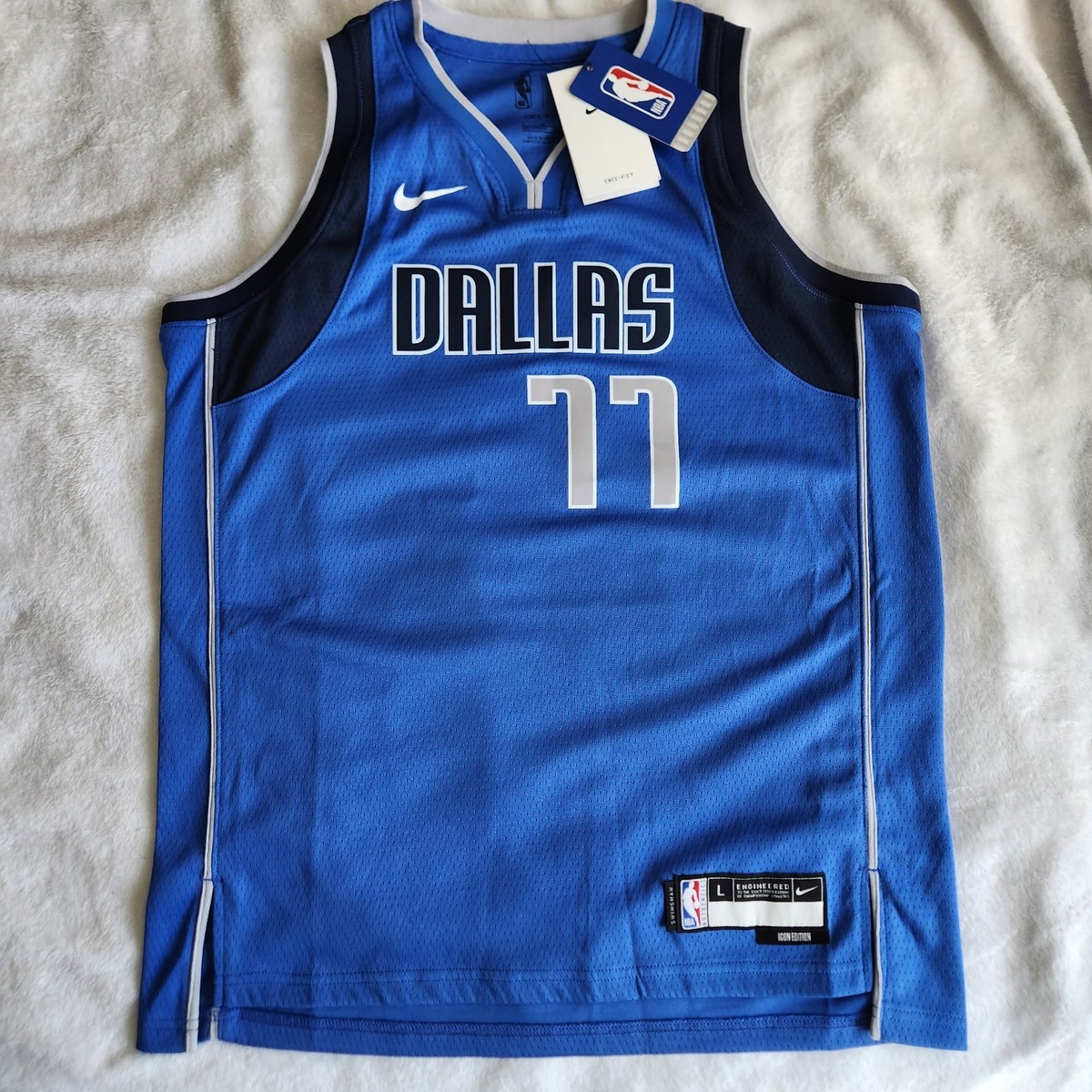 NWT Nike Dallas Mavericks Luka Doncic #77 Dri-FIT Swingman Icon