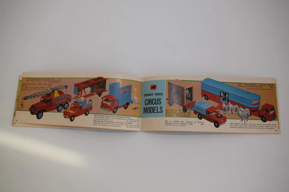 B93 CATALOGO CARTELLA VOLANTINO CORGI TOYS 1966 ECC. COND. - Immagine 3 di 4