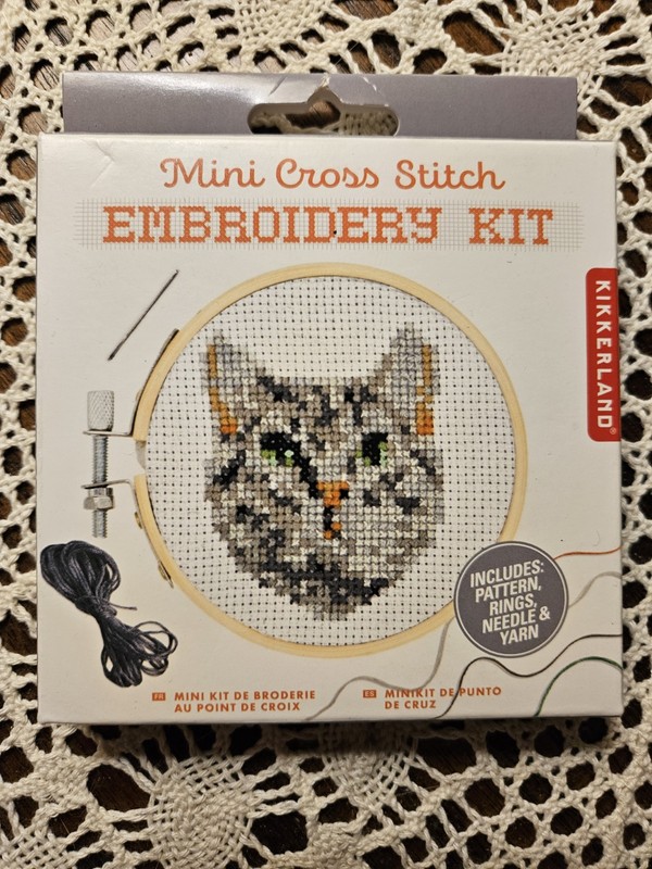 Kikkerland Design Mini Cross Stitch Embroidery Kit Cat Kitty Kitten NEW IN BOX