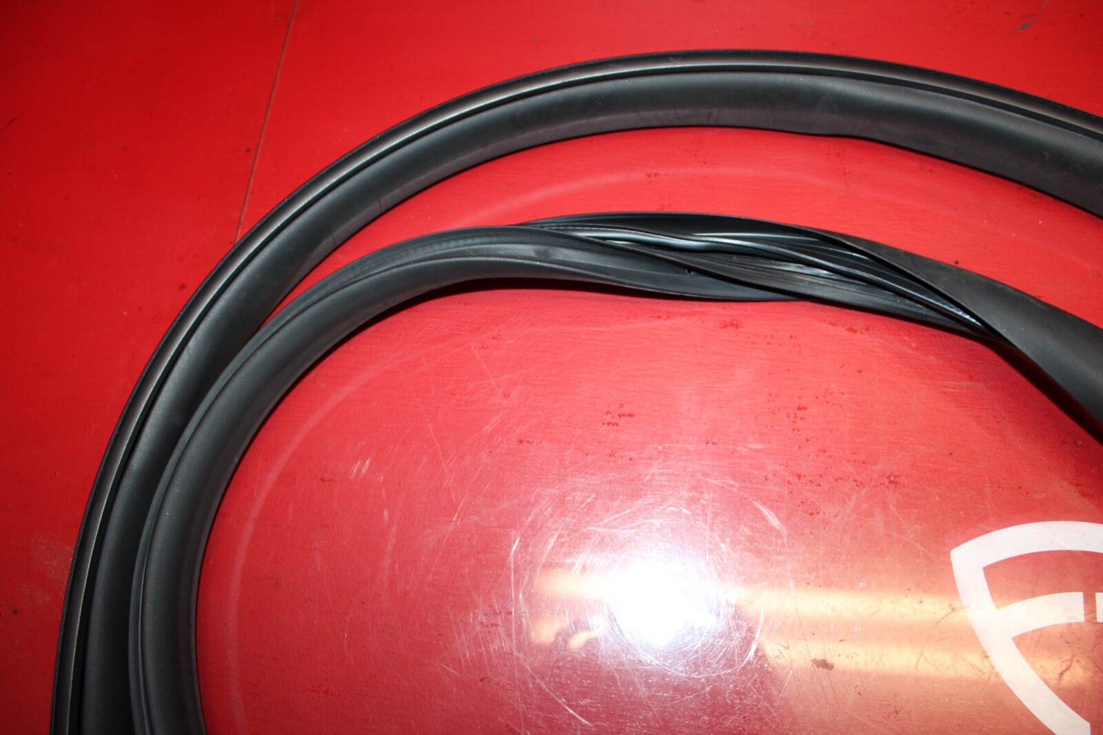 2014-2019 MASERATI GHIBLI M157 OEM LEFT FRONT DRIVER DOOR OPENING SEAL GASKET