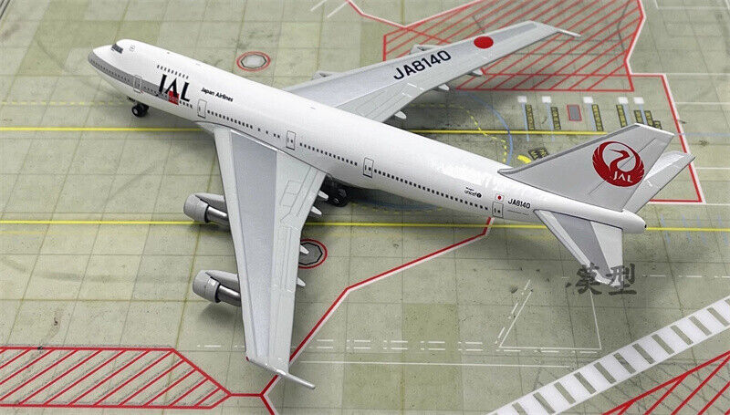 1:400 JAPAN AIRLINES BOEING 747-200 Passenger Airplane 1:400 JAPAN AIRLINES BOEING 747-200 Passenger Airplane