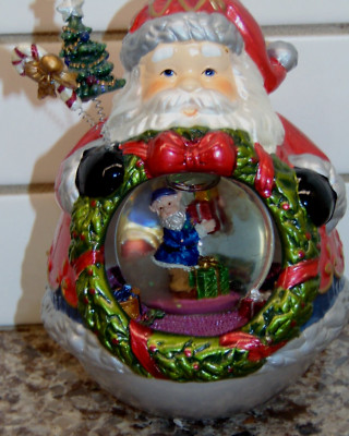 Santa Claus Ceramic Roly-poly Water Ball Christmas Figurine -Towle Silversmiths