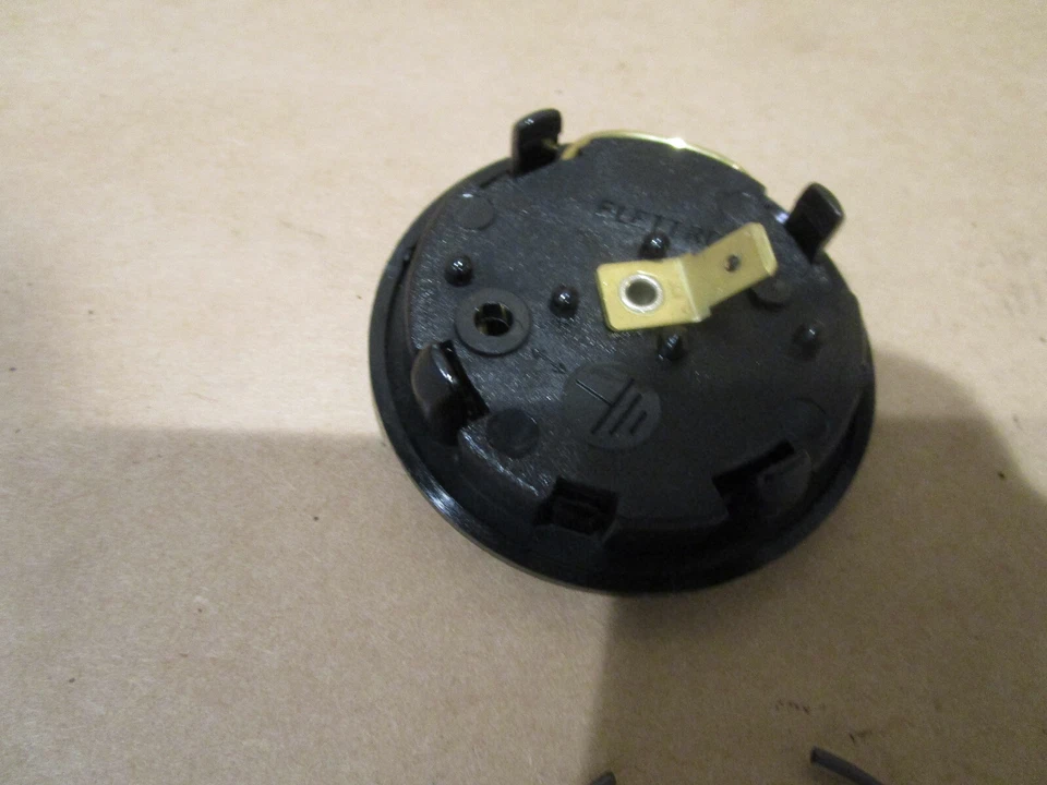 Ferrari 308, 456, Mondial - Bocina pulsador (se adapta a muchos) - P/N 130899 Foto 4 de 4