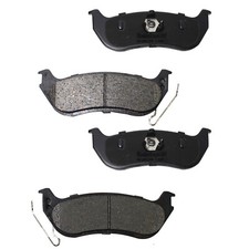 New Rear Ceramic Brake Pads For 2003-2007 Jeep Liberty 2003-2006 Jeep Wrangler