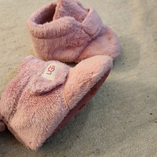 Ugg bixbee crib booties size 2/3 -pink - Picture 3 of 5