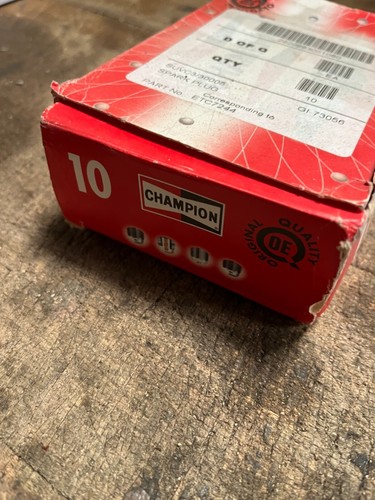 Fits Champion Land Rover RN12YC ETC7244 Spark plug F24 - Picture 3 of 7