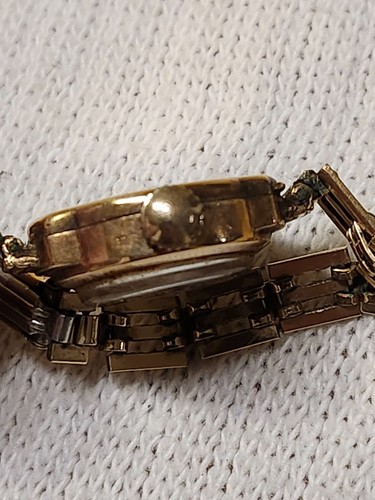 Accurist Ladies Watch w/ 9ct Gold Case running - Picture 6 of 8