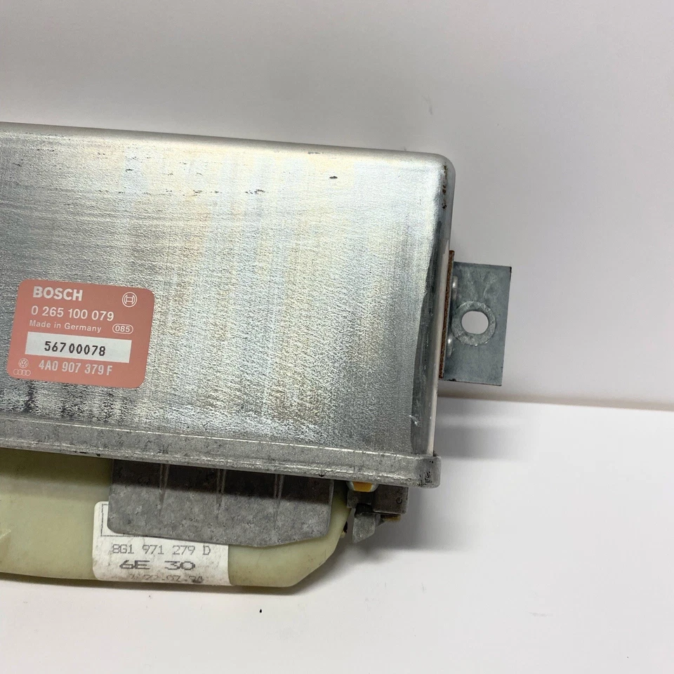 91-98 Audi 90 Cabriolet ABS Módulo de Computadora Control Trac 4A0 907 379 F Foto 2 de 4