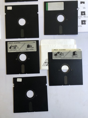 1987 Ultima V Warriors of Destiny PC Big Box Juego Discos Mapa Libros Sin Moneda - Imagen 8 de 15