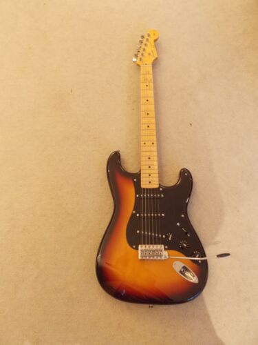 FENDER STRATOCASTER SILVER SERIES SQUIER JAPAN 1993-94