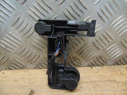 VW Touareg 7L Lampenträger Rücklicht hinten rechts innen 7L6945260A