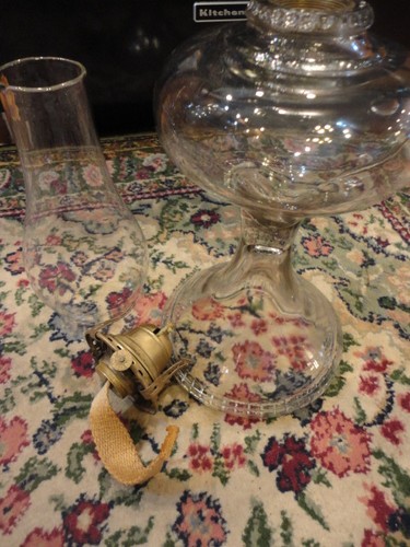 Lampada olio cherosene vetro trasparente torta bordo crosta grt regalo 19 in altezza funziona vintage - Foto 11 di 11