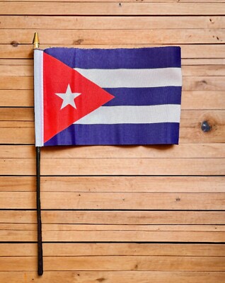 KUBA Karibik KLEINE HAND WEHENDE FLAGGE KUBANISCH 6'' x 4'' Flaggen Havanna