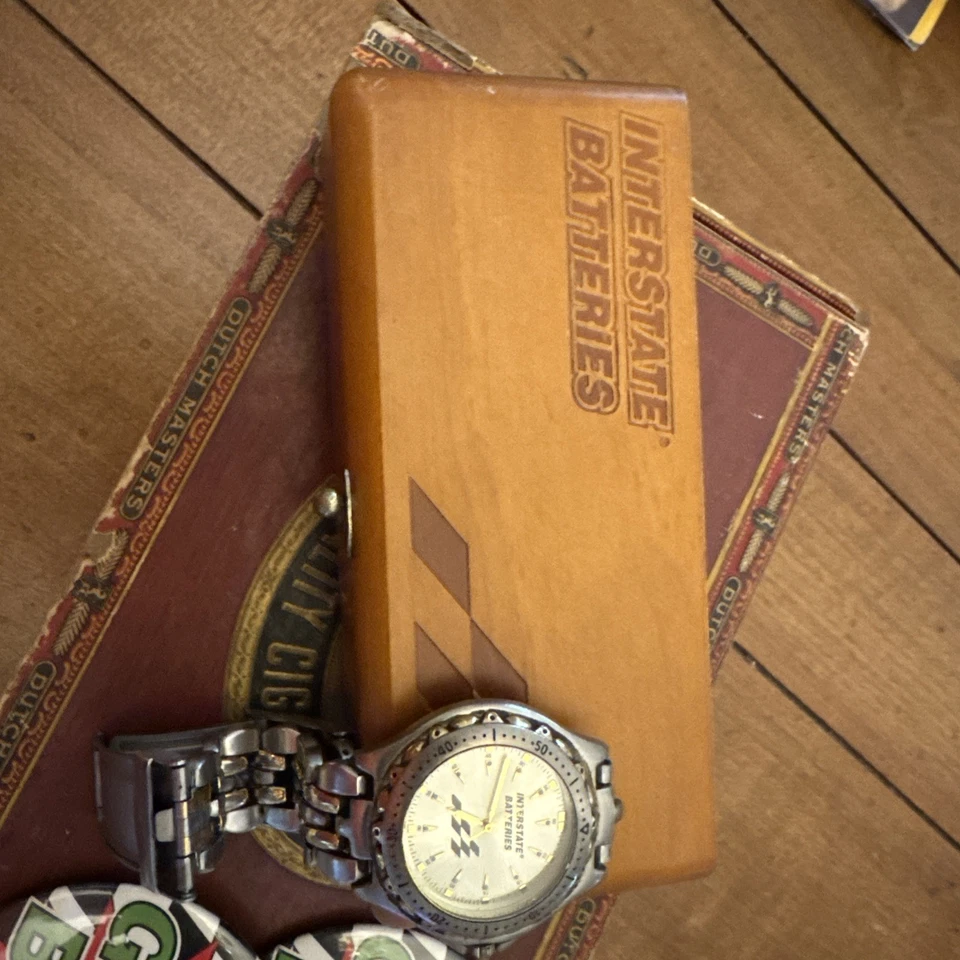 1997 BOBBY LABONTE NASCAR МЕЖШТАТНЫЕ АККУМУЛЯТОРЫ ЧЕМПИОНАТ ЧАСЫ И ДИСПЛЕЙ КОРОБКА - Изображение 3 из 4