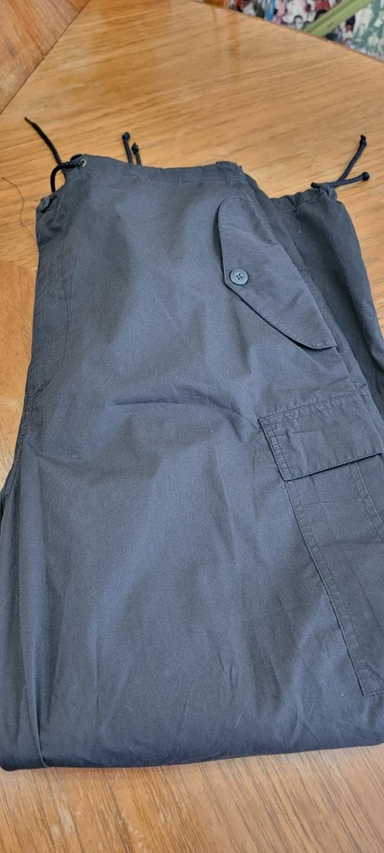 Pantalones cargo Ghost Streetwear para hombre talla L negros con logotipo de calavera puños ajustables Foto 2 de 4