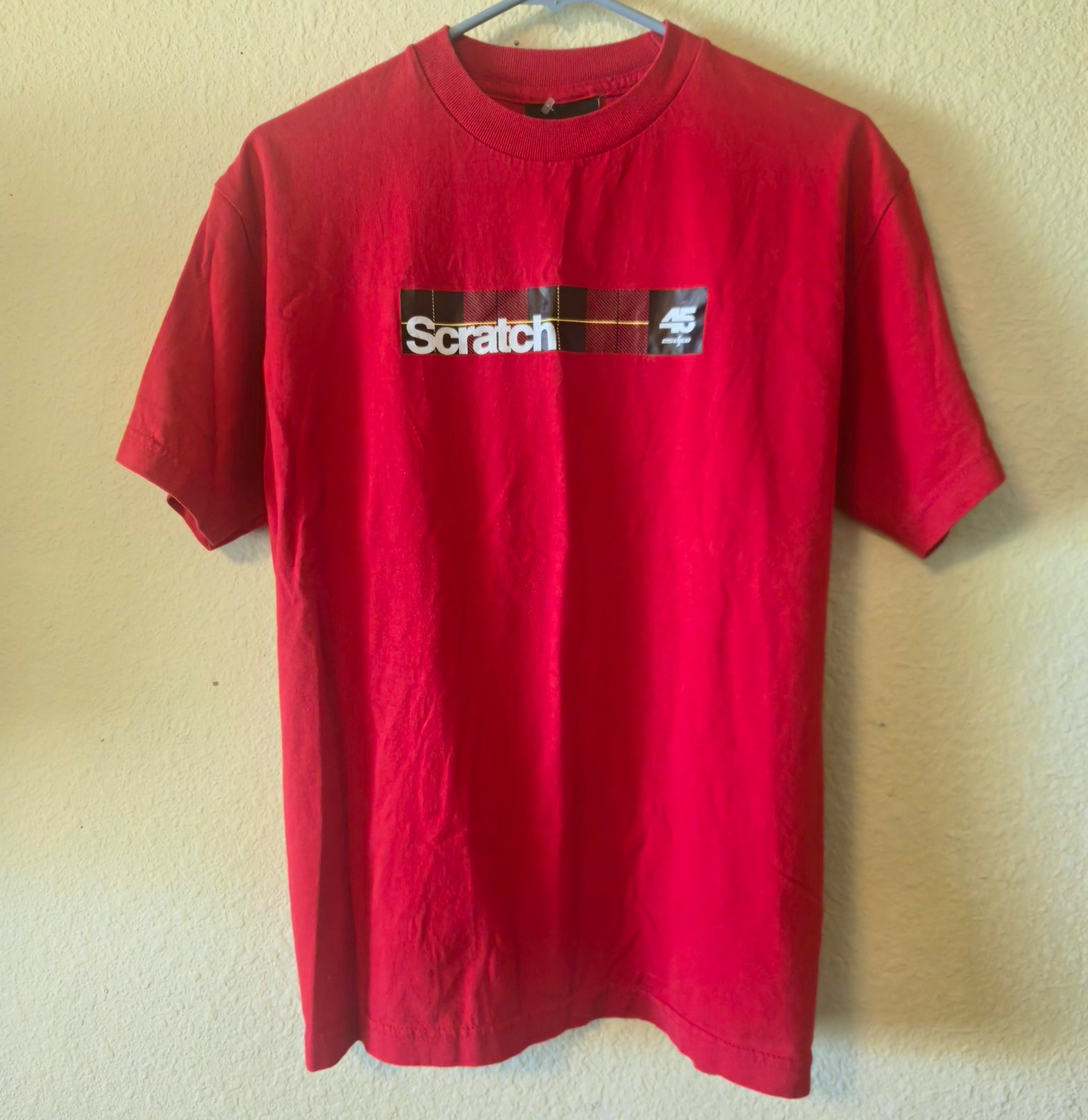 esdjco Scratch Graphic Logo Red T-Shirt Mens M Cotton Crew Neck Short Sleeve