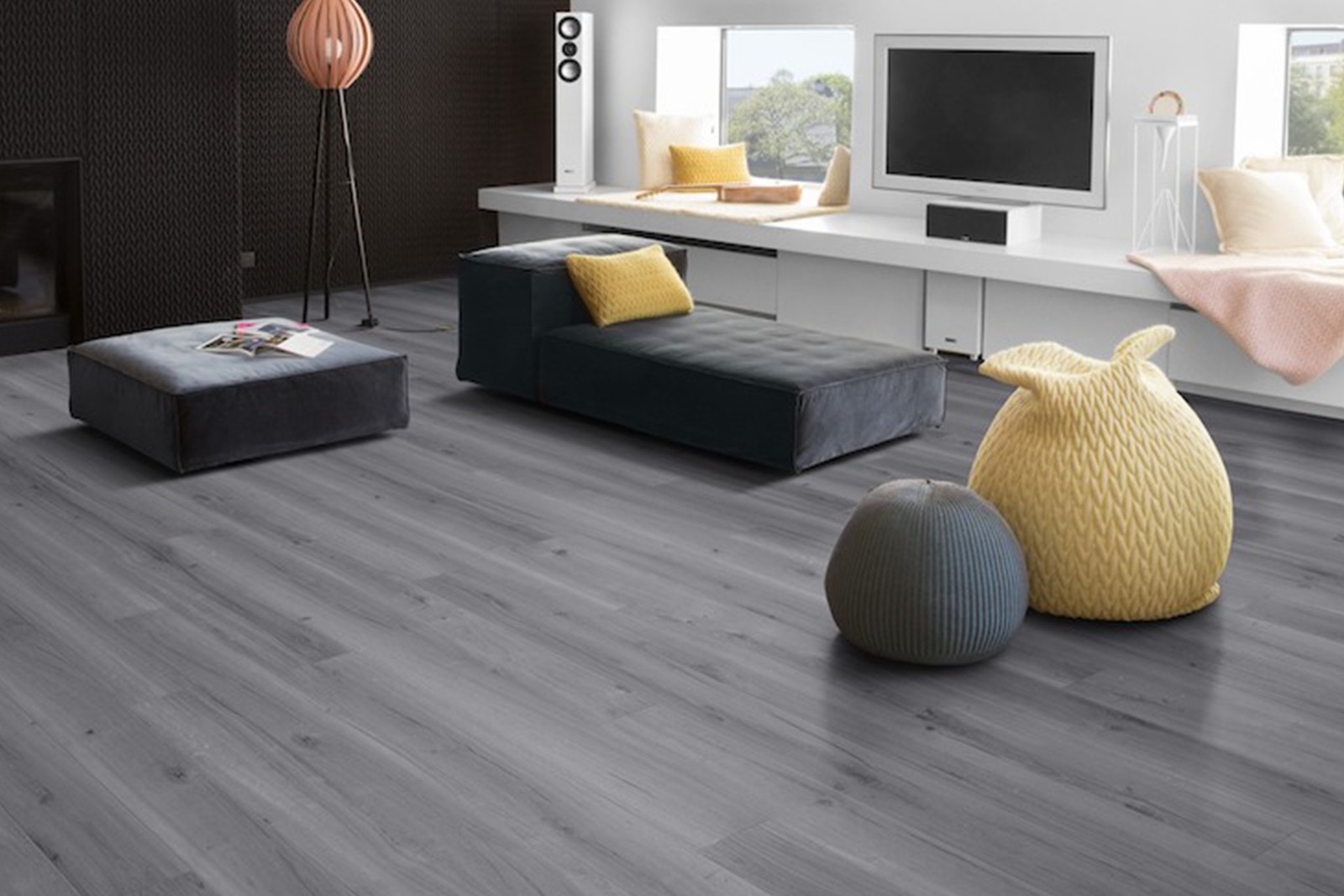 Sol stratifié hydrofuge imitation bois craquelé gris foncé haute résistance