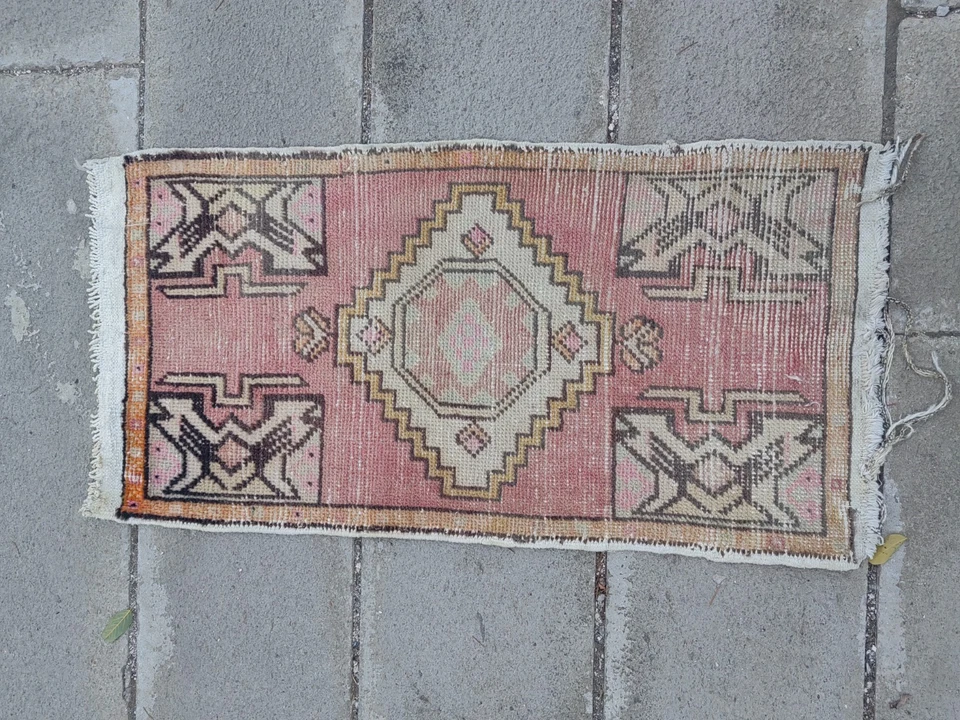 Vintage Turkish Oushak Rug 3.1x1.6 ft | Small Pink Beige Handwoven Mat - Image 2 of 4