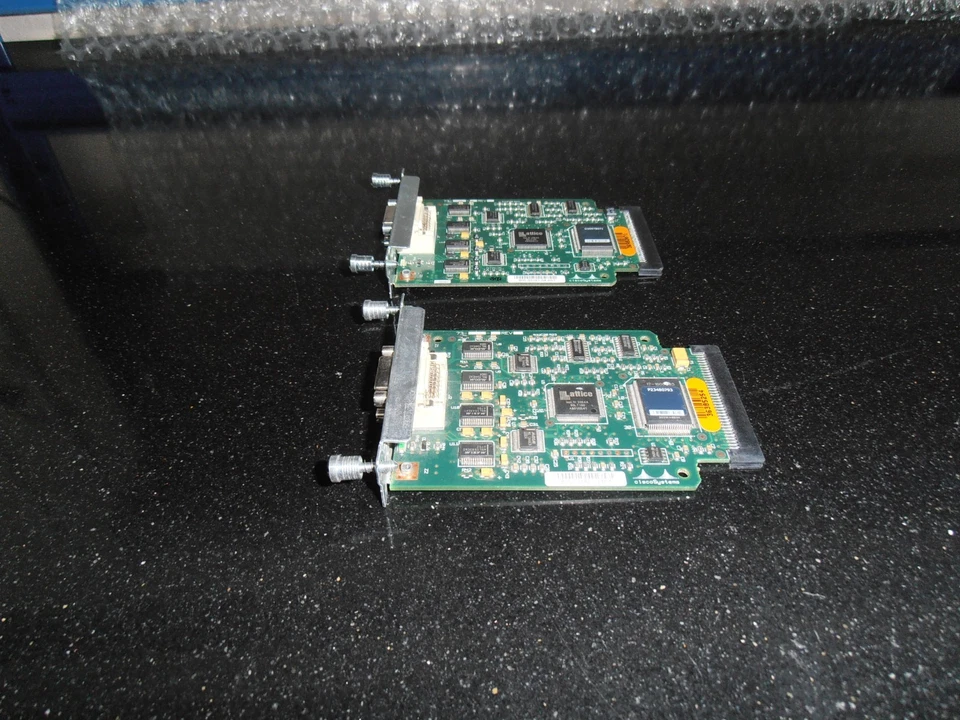 2 X  Cisco WIC-2T   2-Port Serial WAN Interface Card - Image 4 of 4