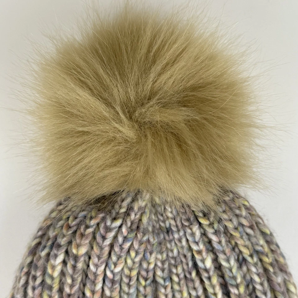 Gorro Ann Taylor Loft Pom Pom Tejido Acanalado Suave Acogedor Colores Neutros Foto 3 de 4