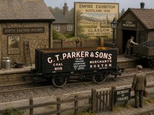HORNBY R6703 G T PARKER & SONS BOSTON 7 PLANK WAGON oo Gauge