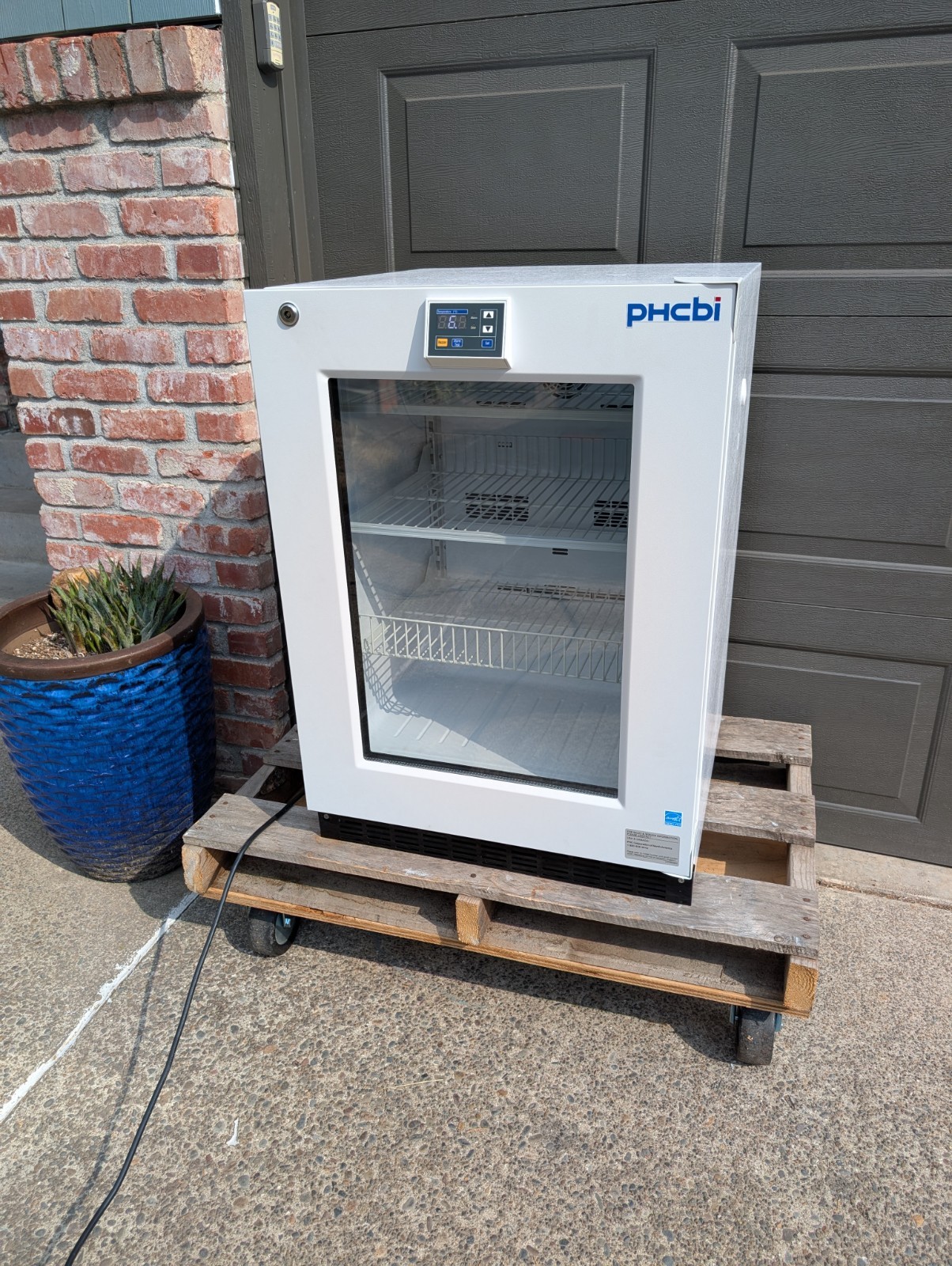 PHCbi PR Series 5.0 Cu. Ft. Undercounter Medical Refrigerator | Glass Door