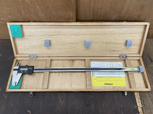 Mitutoyo Digital Caliper CD-60C 500-501-10 Measurement Length: 0-600mm