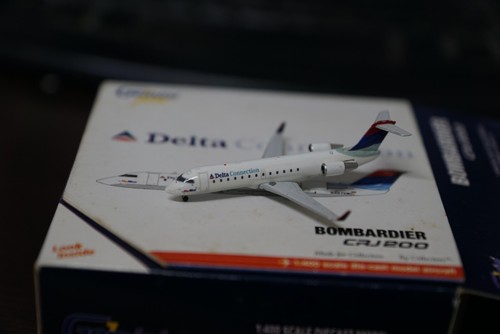 1:400 DELTA CRJ-200 GJ