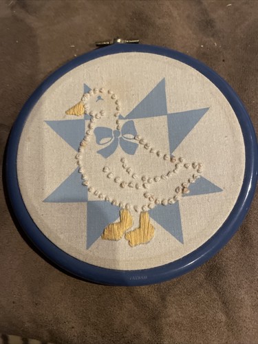 Handmade Embroidery Hoop Wall Art Hanging Goose 5” Round Set Of 2 Vintage - Picture 2 of 11