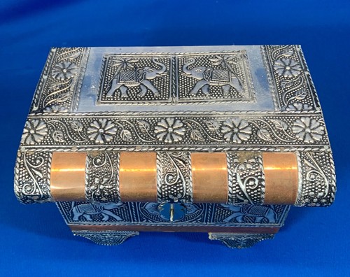 COPPER & SILVER COLORED TOOLED METAL JEWELRY BOX ELEPHANTS OUTSIDE VELVET INSI - Picture 2 of 9