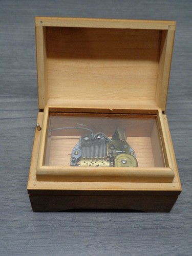 Wooden Music And Jewelry Box Love Story Switzerland 4"x2" " love story song - Picture 6 of 8