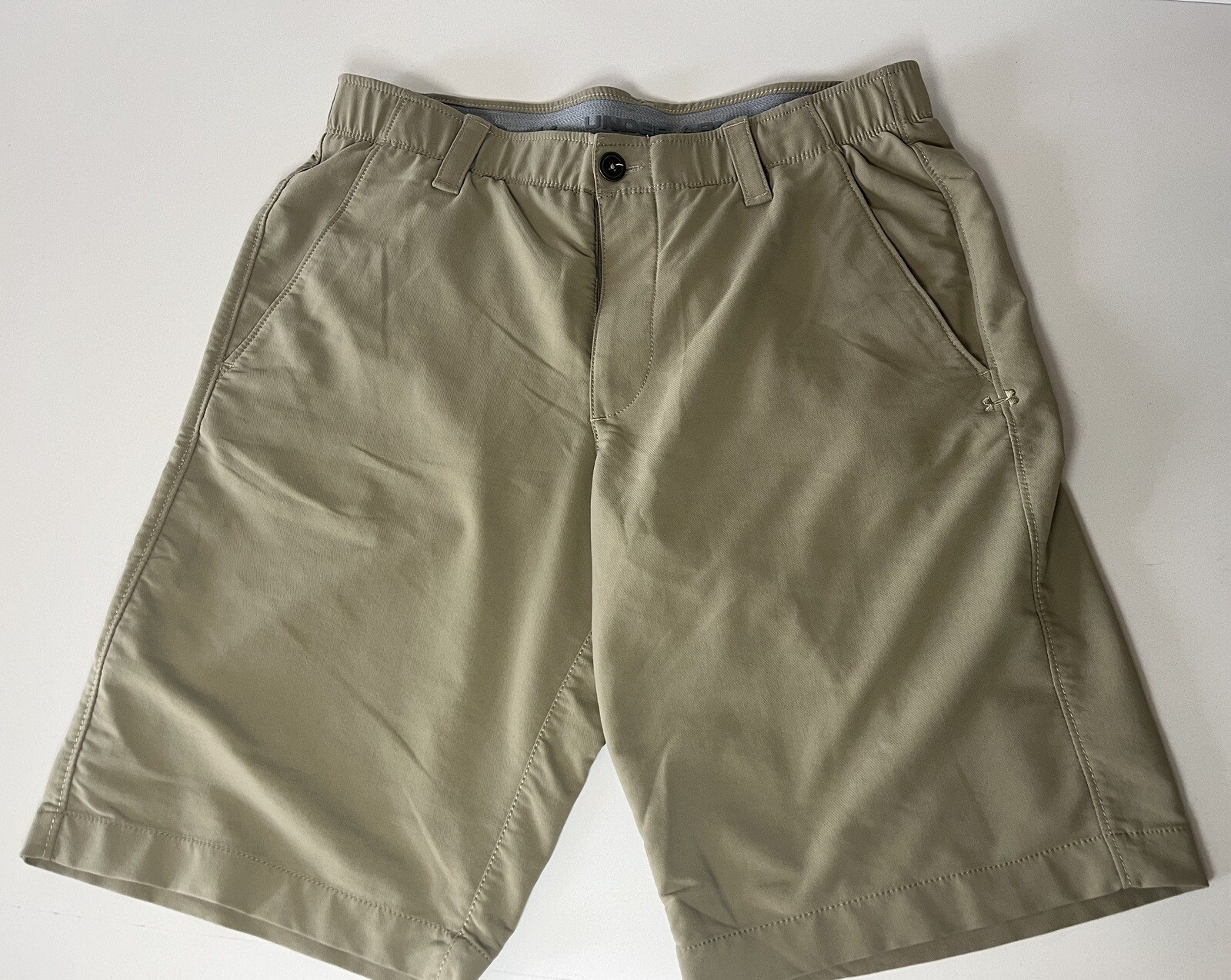 Under Armour Khaki Golf Shorts Men's Size 32 Loose Tan