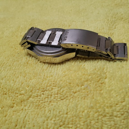 Vintage Working NOVUS LED Watch with dot display. - Picture 10 of 13