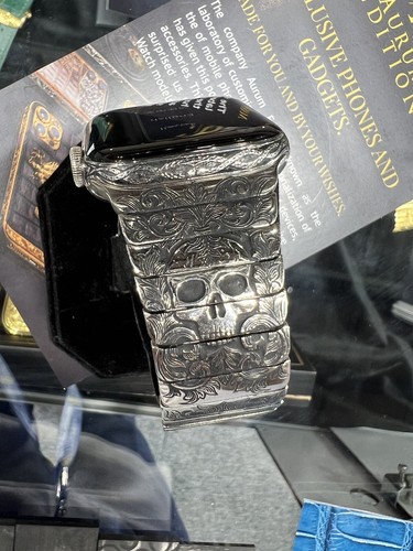 Custom Apple Watch Series 10 46mm (GPS+LTE), Spikes Skull bracelet - Zdjęcie 3 z 7