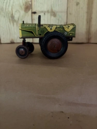 Marx Vintage Tin Wind-Up Jumpin Jeep Toy Tractor Collectible Dosent work