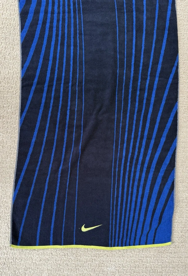 Toalla Jacquard a Rayas Nike - Azul/Amarillo Totalmente Nueva sin Etiquetas. Golf/playa 48”x12” Foto 2 de 3