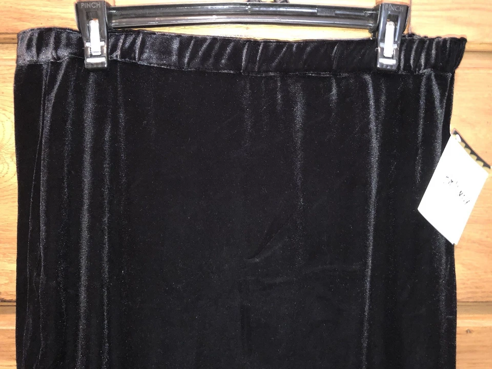 Bob Mackie Sz Medium Velvet Skirt Elastic Waist Below Knee Coverage w32 L27 Bk - Image 2 of 3